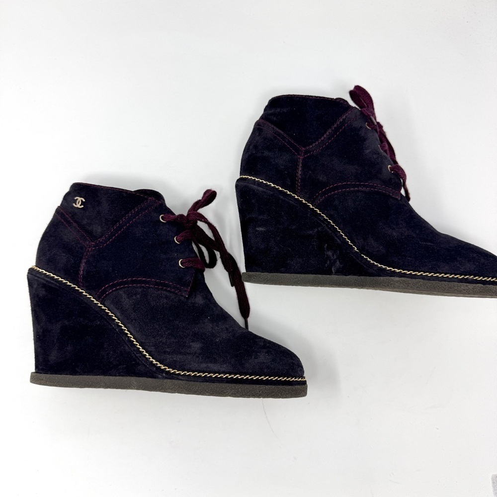 CHANEL Wedge Suede Burgundy Wedge Boots - Picture 3 of 16
